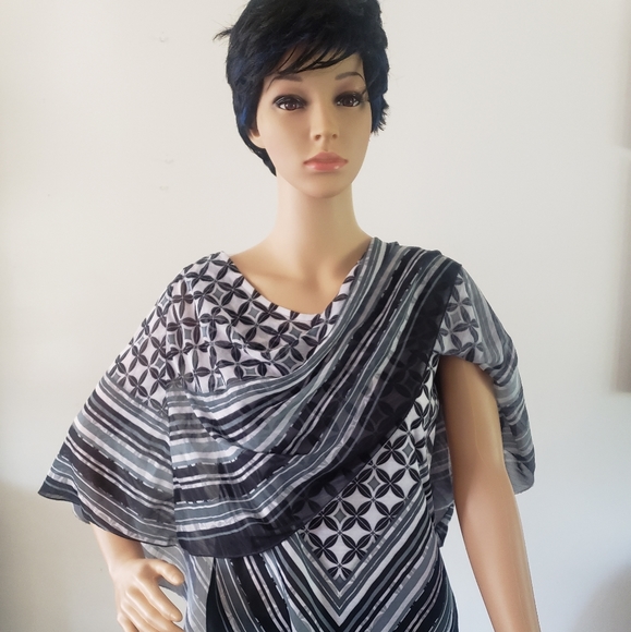 HOST PICK ππ FABULOUS KNIT TANK TOP AND PONCHO - Picture 3 of 5